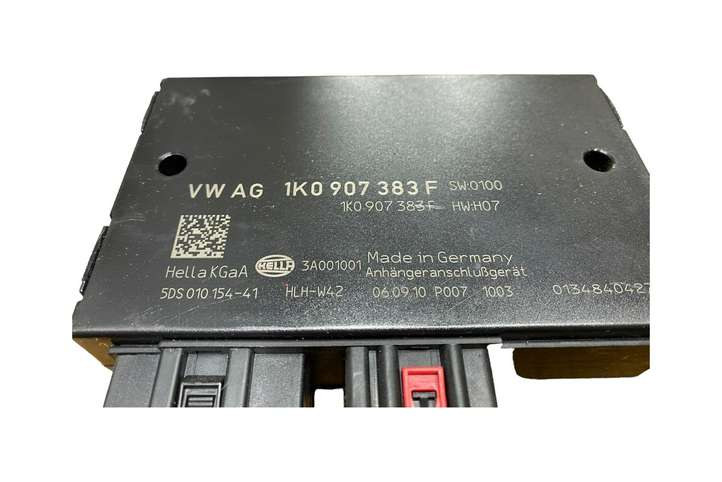 Volkswagen Touran II (2010 - 2016)  1K0907383F Блок управления крюка для прицепа