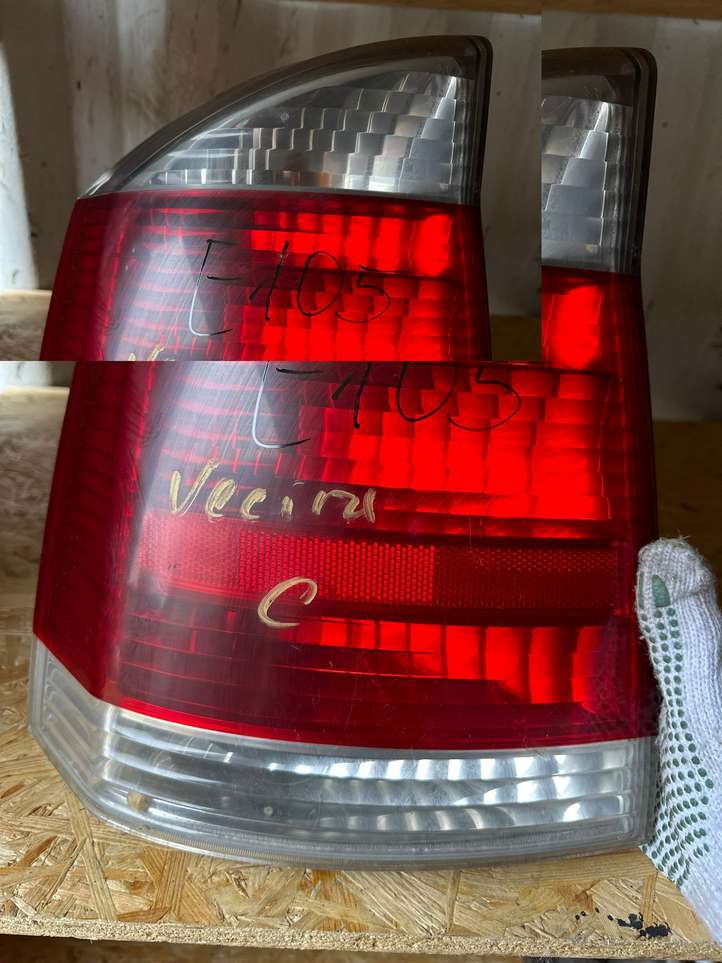 Opel Vectra (2002 - 2005)  13157646 Задний фонарь в кузове