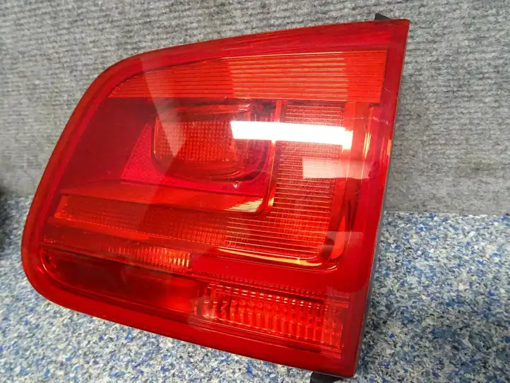 Volkswagen Tiguan (2011 - 2016) 5N0945094G Задний фонарь в крышке багажника — фото 6