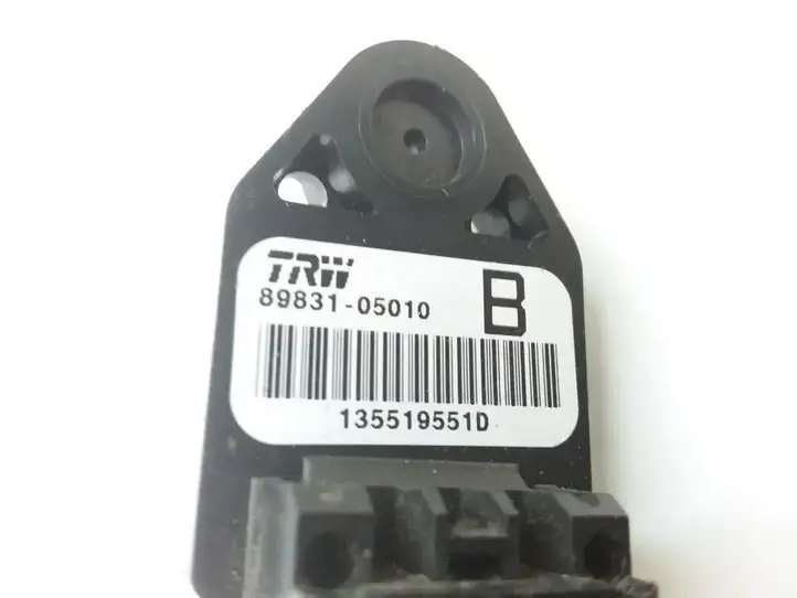 Toyota Corolla Verso AR10 (2004 - 2009) 8983105010 Датчик удара SRS — фото 3
