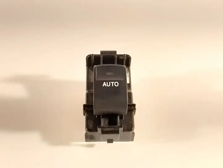 Toyota Prius (XW30) (2009 - 2015) 192801 Блок кнопок стеклоподъемников — фото 4