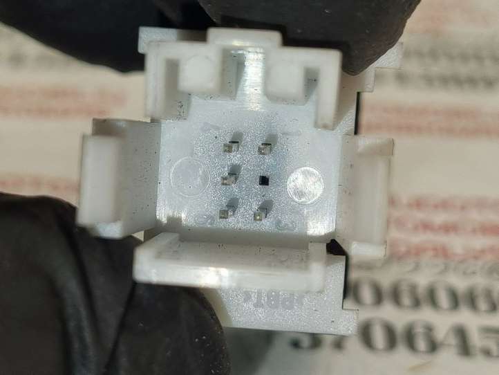 Seat Toledo III (5P) (2004 - 2009)  5P0927118A Кнопка сброса давления в шинах