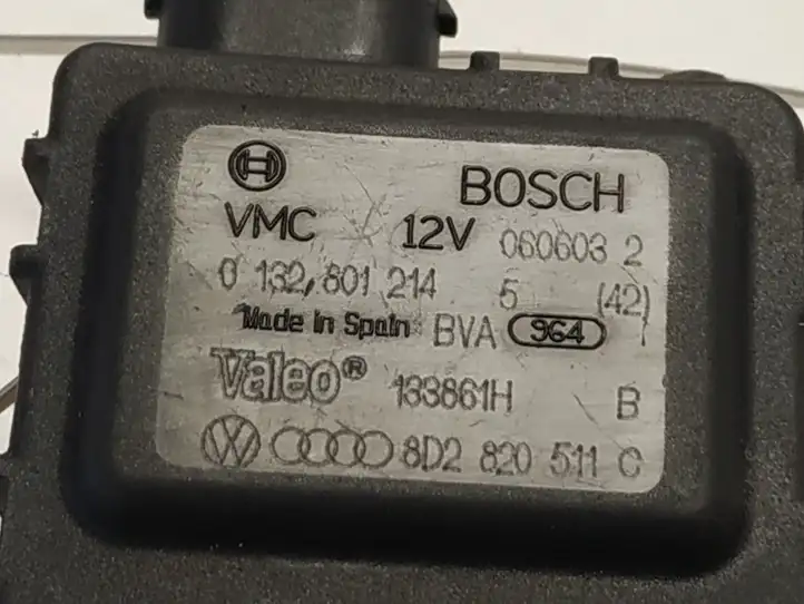 Audi A3/S3 8P (2003 - 2005) 8D2820511C Двигатель задвижки потока воздуха — фото 2