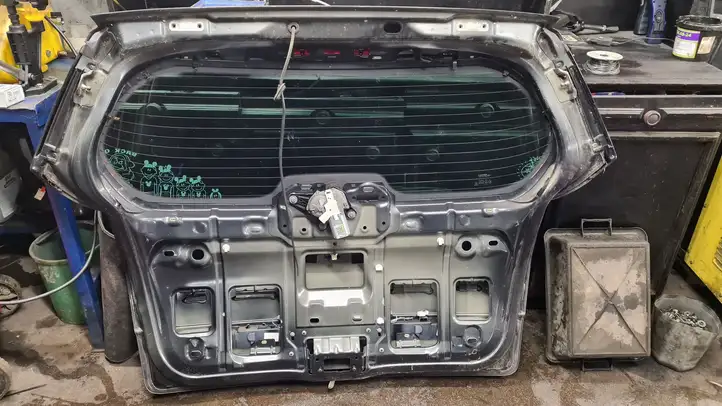 Renault Scenic II - Grand scenic II (2003 - 2006) Крышка багажника — фото 2