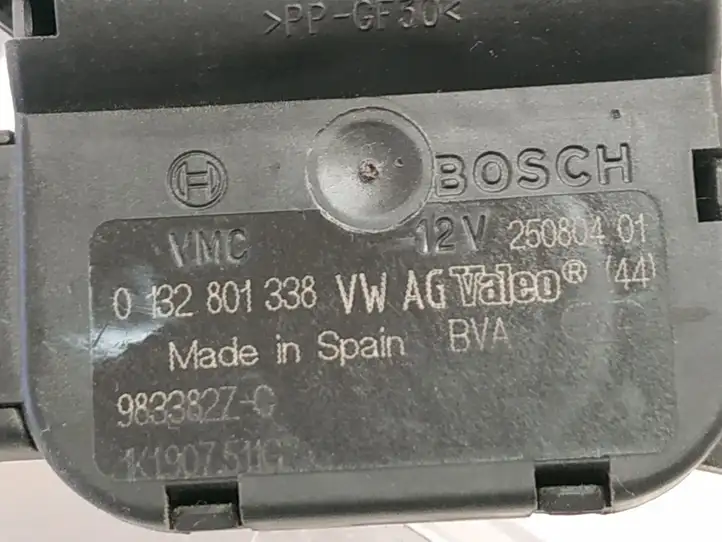 Volkswagen Golf V (2003 - 2009) 1K1907511G Двигатель задвижки потока воздуха — фото 2