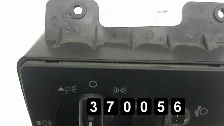 Ford Transit - Tourneo Connect (2009 - 2017) 4986109t16v048b88 Другие включатели / ручки/ переключатели — фото 7