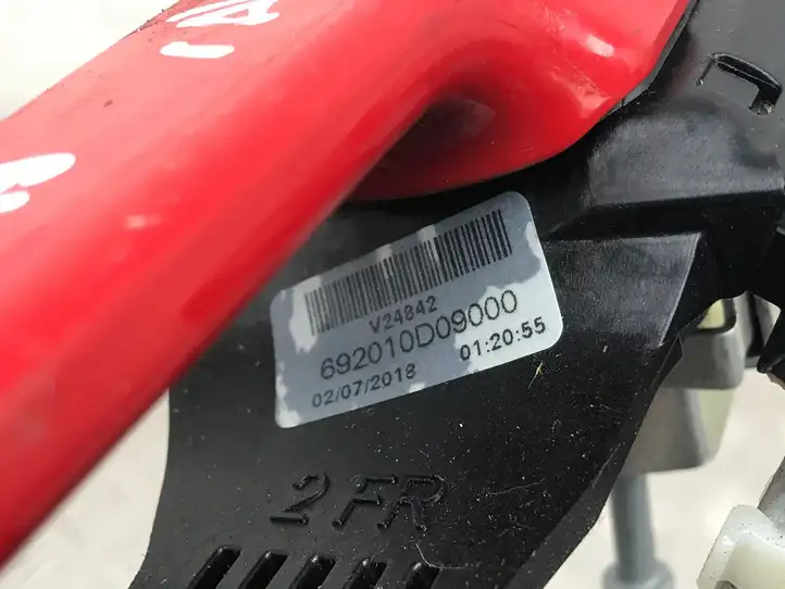 Toyota Yaris (2019 - ) V24842 Наружная ручка двери — фото 2