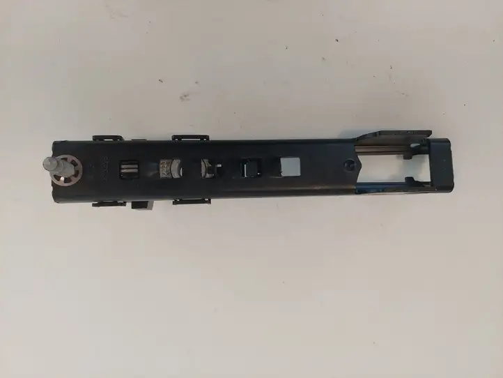 Mercedes-Benz CLA C117,X117,W117 (2013 - 2019) A2468600188 Электродвигатель регулировки ремня безопасности — фото 2