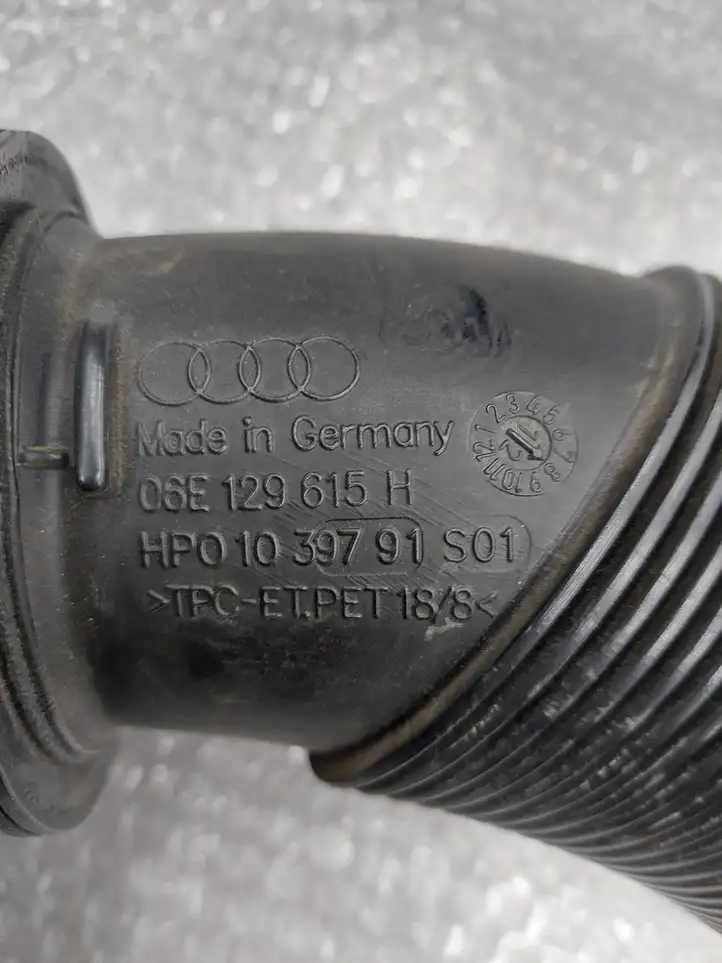 Audi A6 C7 (2011 - 2014) 06E129615H Детали воздухозаборника — фото 2
