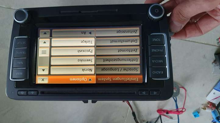 Volkswagen Tiguan (2007 - 2011)  1T0035680C Радио/ проигрыватель CD/DVD / навигация