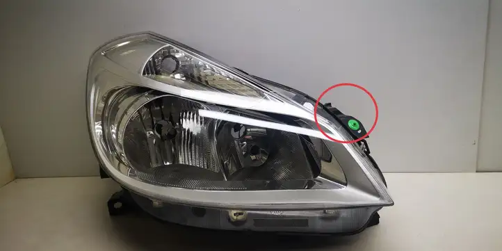 Renault Clio III (2005 - 2012) 8200244897 Передняя фара — фото 1