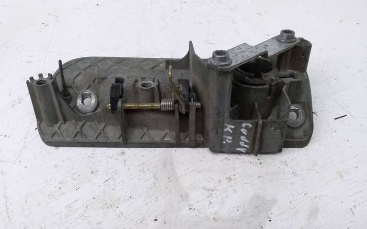Volkswagen Caddy (2004 - 2010)  2K0827565G Наружная ручка