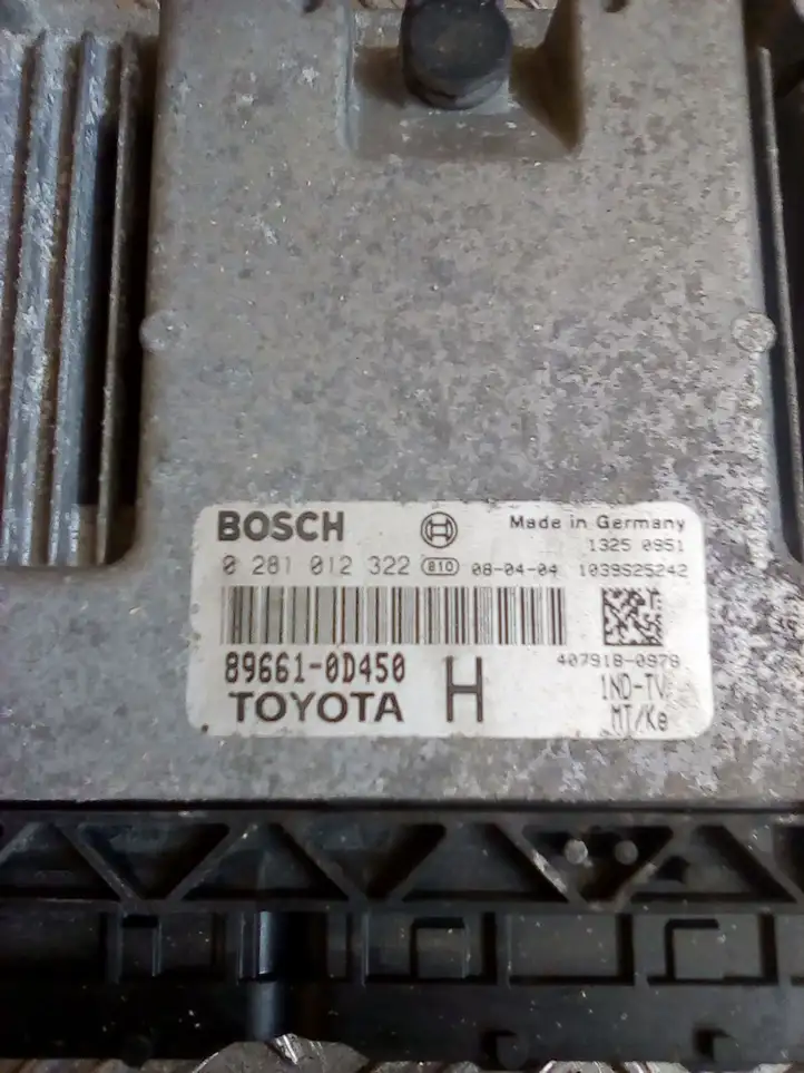 Toyota Yaris (2005 - 2009) 896610D450 Блок управления двигателем (ЭБУ) — фото 2