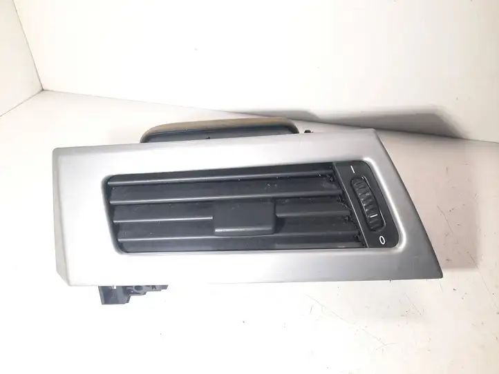 BMW 5 E60 E61 (2004 - 2010) 6910731 Боковой воздушный дефлектор — фото 1