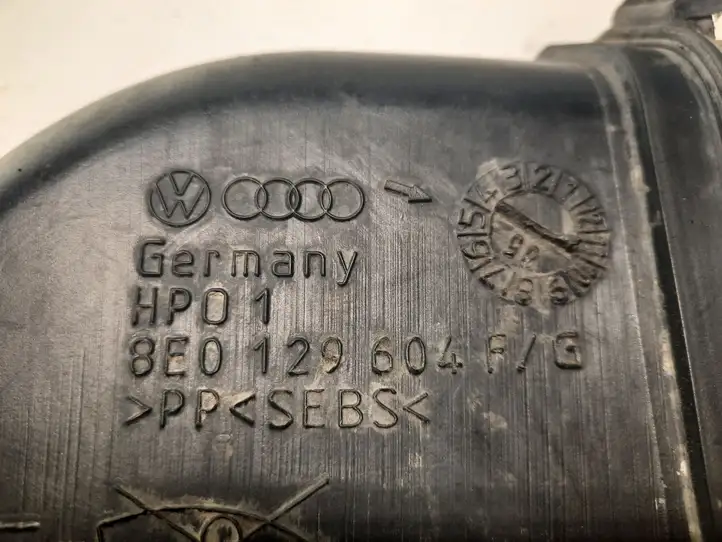 Audi A4 S4 B7 8E 8H (2004 - 2009) 8E0129604 Детали воздухозаборника — фото 3