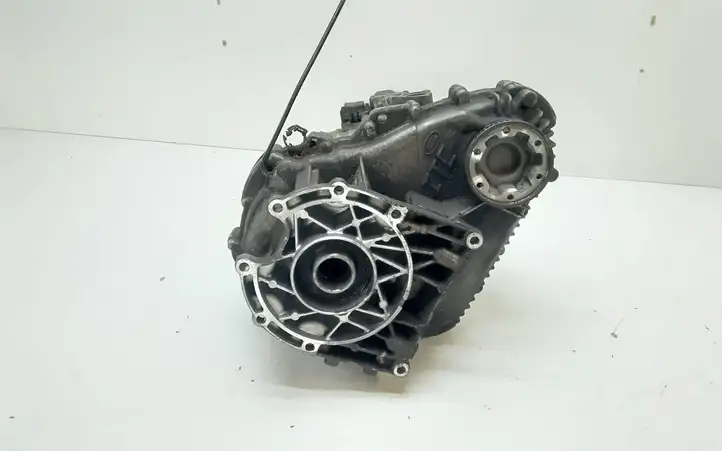 Land Rover Discovery 3 - LR3 (2004 - 2009) 8451228031 Раздаточная коробка — фото 1