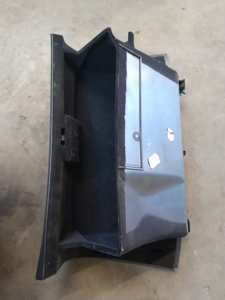 Toyota Avensis T250 (2003 - 2006) 555005070 Вещевой ящик — фото 2
