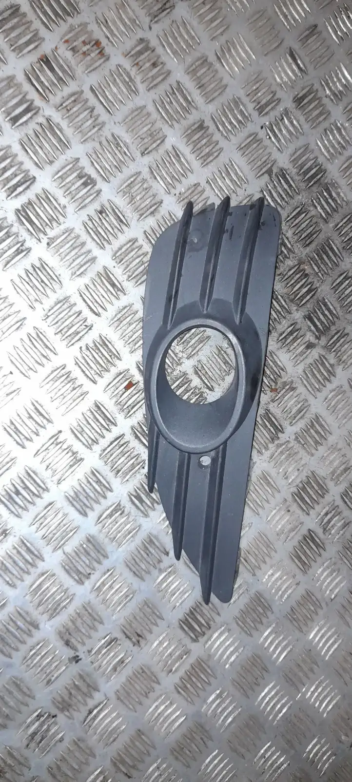 Opel Astra H (2004 - 2009) 13110336 Нижняя решетка переднего бампера — фото 1