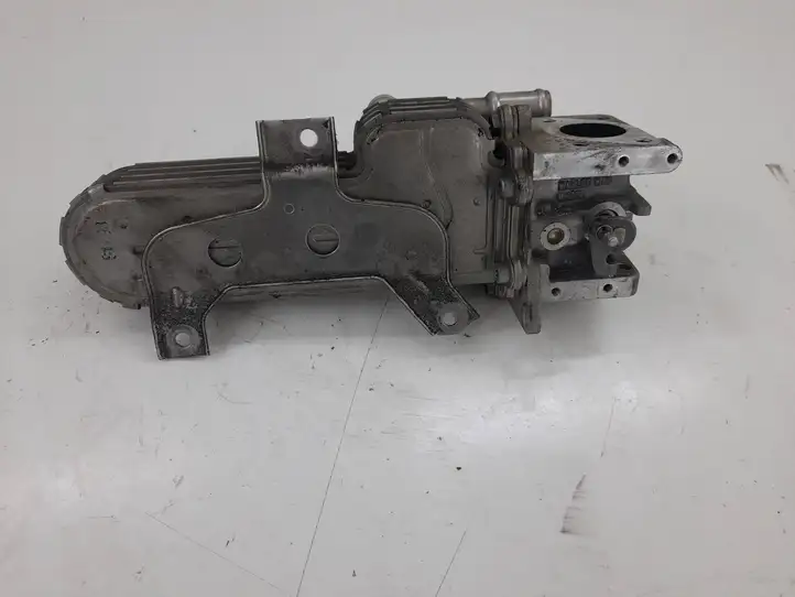 Audi A4 S4 B8 8K (2011 - 2015) 038131513D Охладитель клапана EGR — фото 2