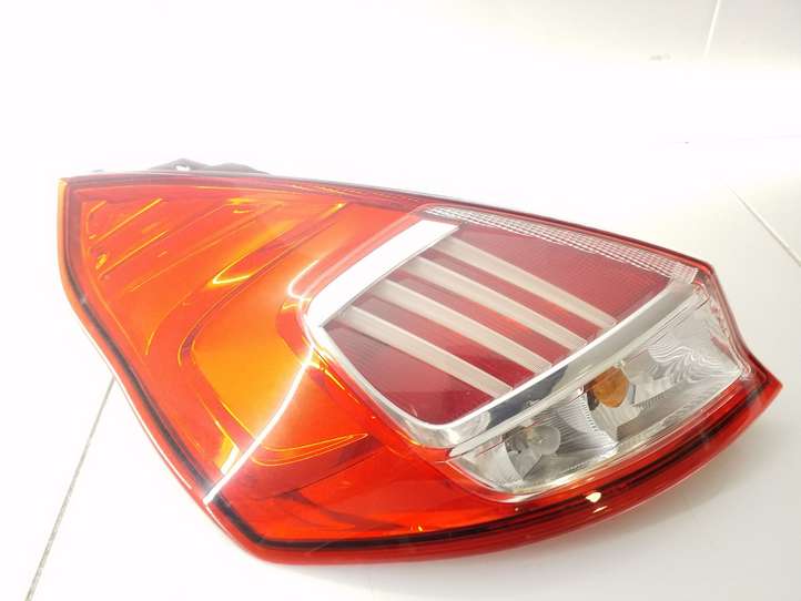 Ford Fiesta (2013 - 2017)  C1BB13405BA Задний фонарь в кузове
