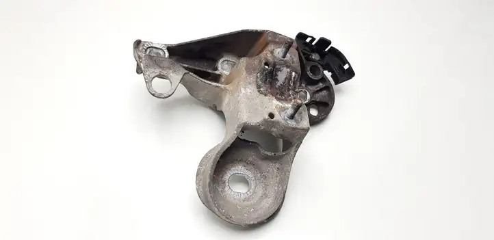 Volkswagen PASSAT B5.5 (2001 - 2005) 8E0199352F Кронштейн двигателя — фото 1