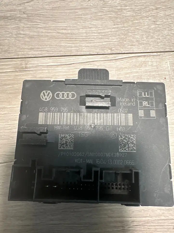 Audi A6 C7 (2014 - 2018) 4G8959795G Блок управления дверью — фото 2