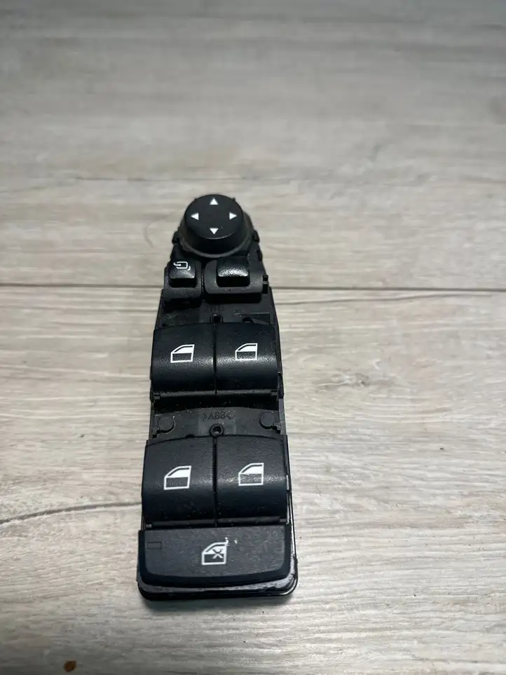 BMW X6 F16 (2014 - 2017) 9362116 Кнопка стеклоподъемников — фото 1