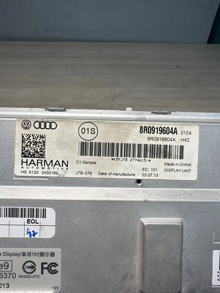 Audi A5 8T 8F (2007 - 2011) 8R0919604A Дисплей / маленький экран — фото 2