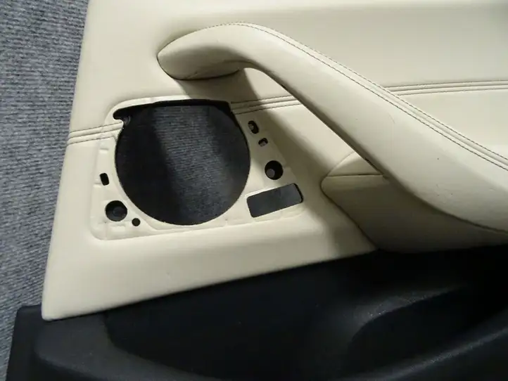 BMW 5 G30 G31 (2016 - ) Обшивка задней двери — фото 2