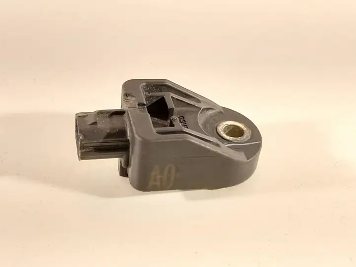 Toyota Prius (XW30) (2009 - 2015) 8917375010 Датчик удара SRS — фото 1