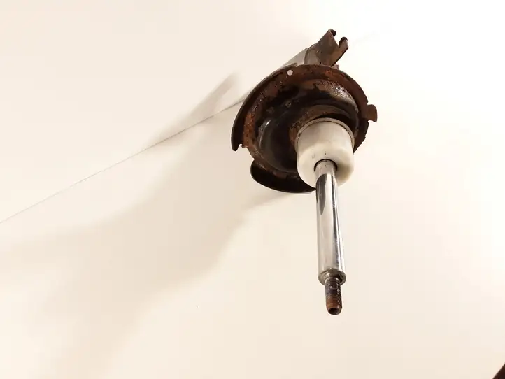 Mazda 3 II (2009 - 2011) BBM234900A Передний амортизатор — фото 3