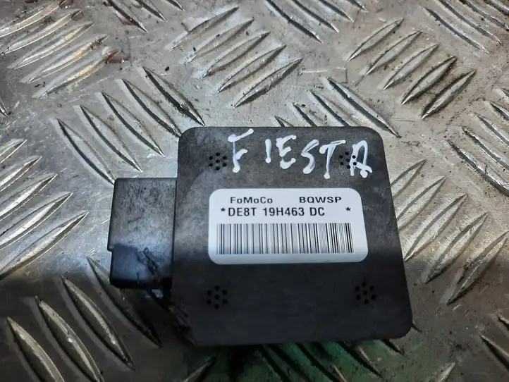 Ford Fiesta (2013 - 2017) 13B748 GPS антенна — фото 2
