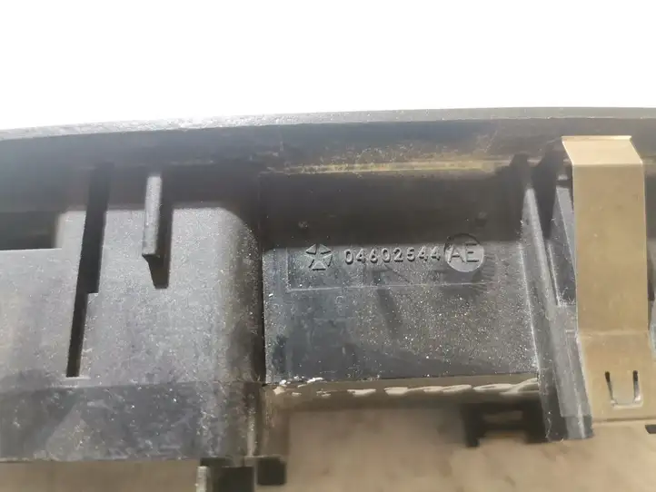 Dodge Journey (2007 - 2011) 04602544 Кнопка стеклоподъемников — фото 3