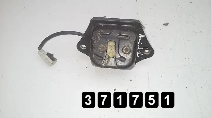 Nissan Almera N16 (2000 - 2010) Замок ручки двери — фото 1