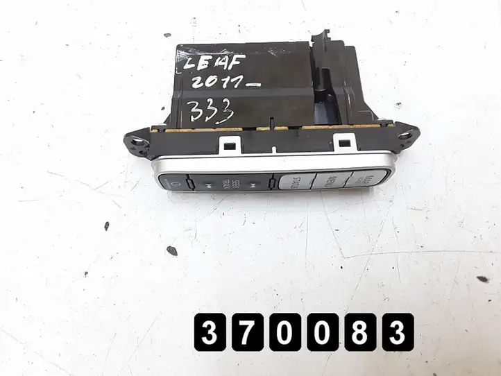 Nissan Leaf I (ZE0) (2010 - 2017) # 3nd0a210485 Другие включатели / ручки/ переключатели — фото 2