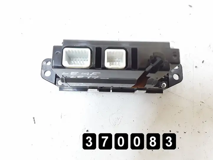 Nissan Leaf I (ZE0) (2010 - 2017) # 3nd0a210485 Другие включатели / ручки/ переключатели — фото 5