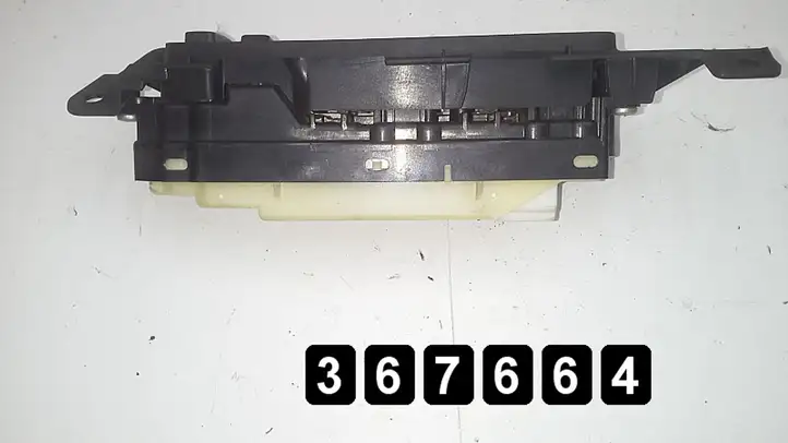 Lexus GS 300 350 430 450h (2007 - 2011) 74233-30120 84040-30140 uk Другие включатели / ручки/ переключатели — фото 2