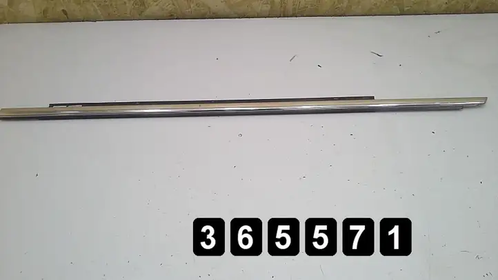 Audi A4 S4 B8 8K (2011 - 2015) 8K0853283J Накладка стекла задней двери — фото 1