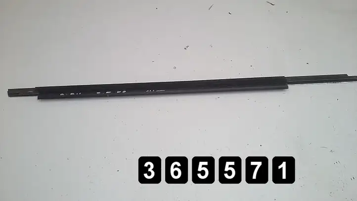 Audi A4 S4 B8 8K (2011 - 2015) 8K0853283J Накладка стекла задней двери — фото 4