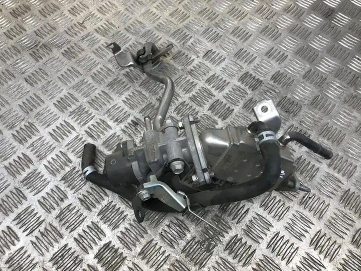 Toyota Yaris (2014 - 2019) 2205000020 Охладитель клапана EGR — фото 1