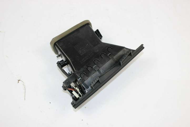 BMW 5 F10 F11 (2009 - 2016)  F5916689013 Боковая воздушный дефлектор