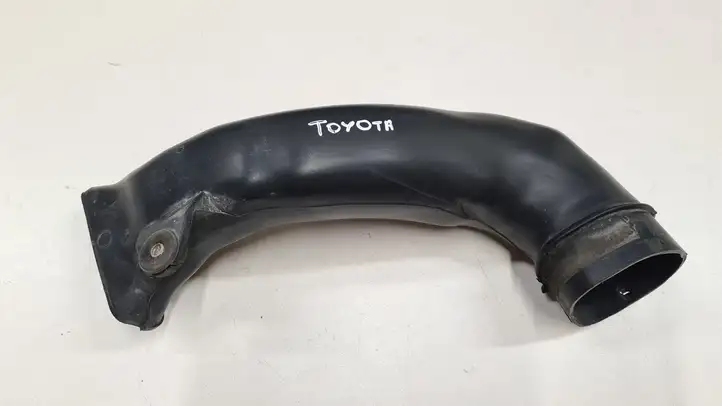 Toyota Avensis T250 (2006 - 2009) 177510R010 Детали воздухозаборника — фото 1