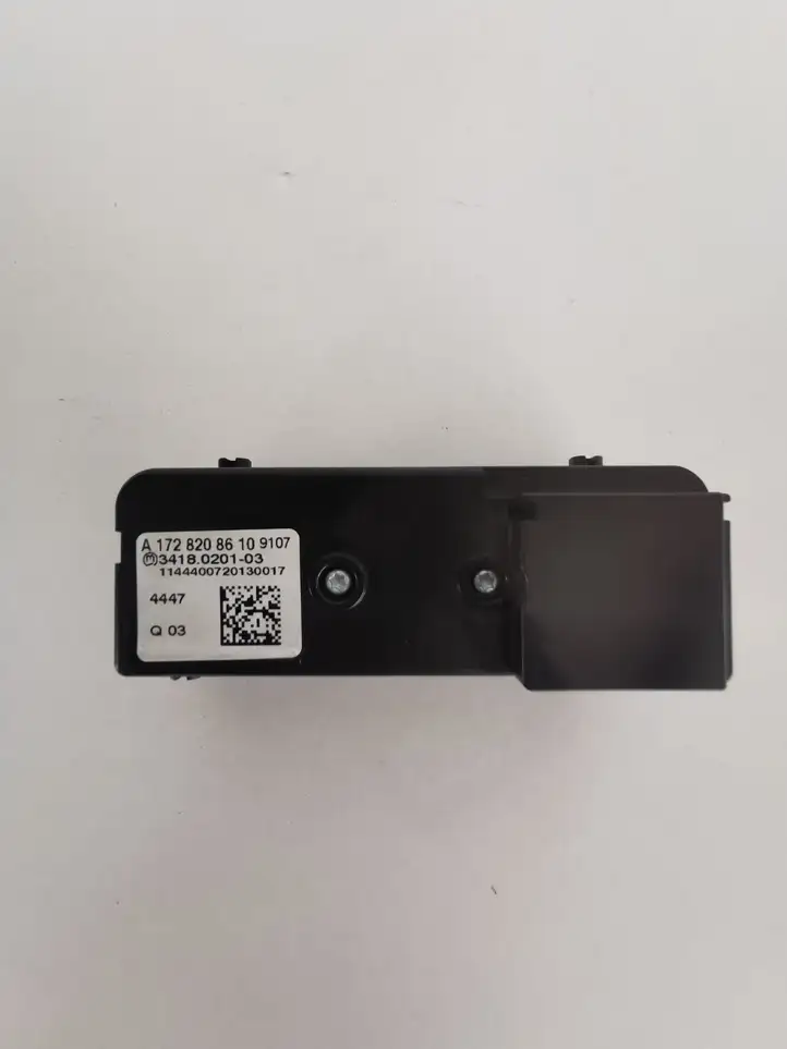 Mercedes-Benz CLA C117,X117,W117 (2013 - 2019) A1728208610 Другие включатели / ручки/ переключатели — фото 2