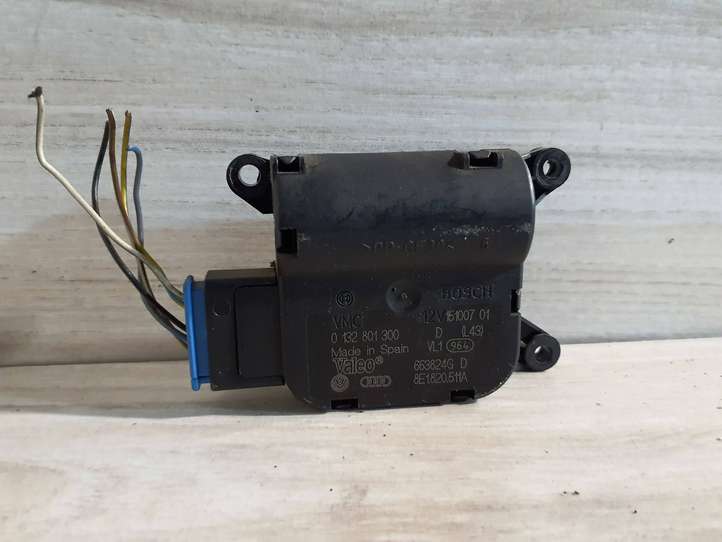 Audi A4 (2004 - 2009)  8E1820511A Двигатель задвижки потока воздуха