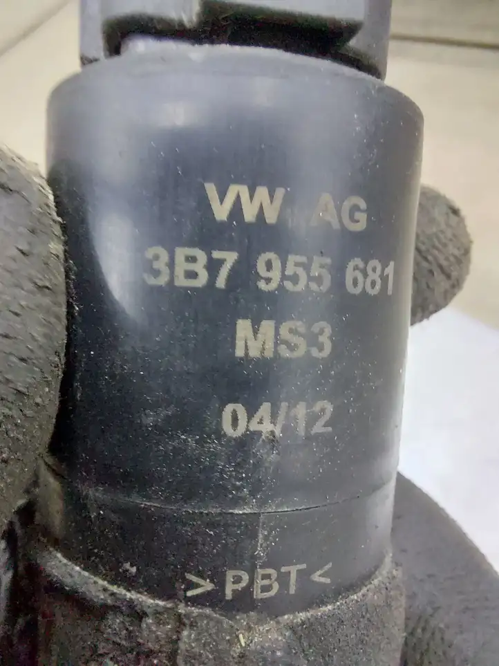 Audi A6 C7 (2011 - 2014) 4G0955667 Насос омывателя фар — фото 2