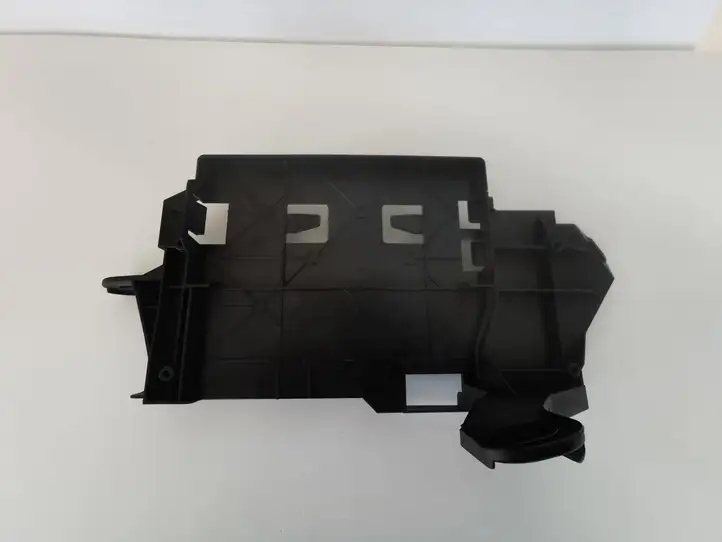 Audi A4 S4 B8 8K (2007 - 2011) 8R0035464 Кронштейн усилителя звука — фото 2