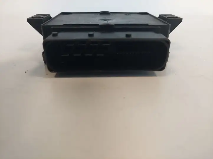 Mercedes-Benz CLA C117,X117,W117 (2013 - 2019) A2469005203 Блок управления стояночным тормозом — фото 2