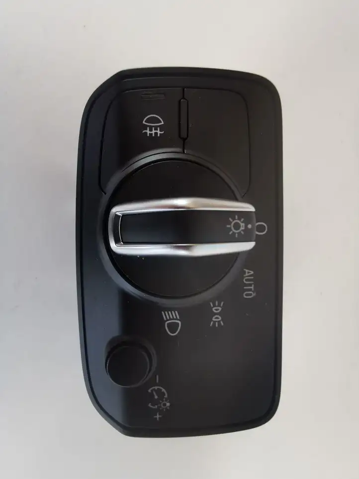Audi A3/S3 8V (2012 - 2016) 8V0941531AD Включатель фонарей — фото 1