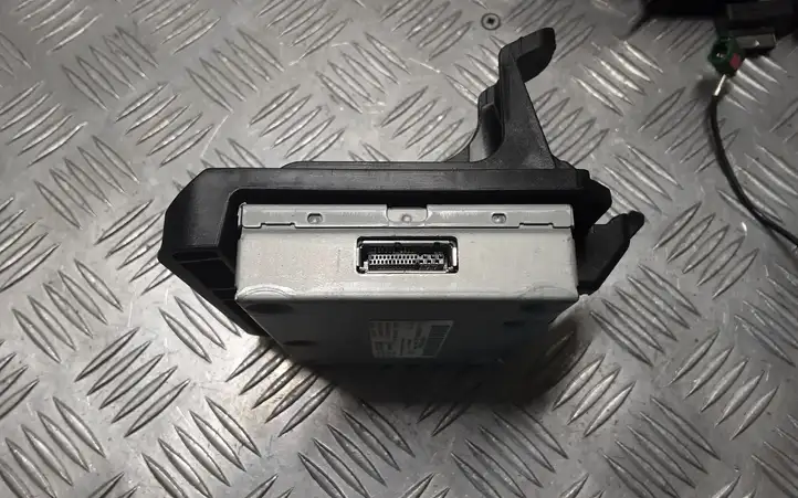 Mercedes-Benz C W204 (2007 - 2014)  A2049005704 Блок управления MMI