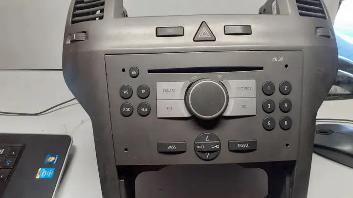 Opel Zafira B (2003 - 2006) Магнитола / мультимедийная система — фото 2